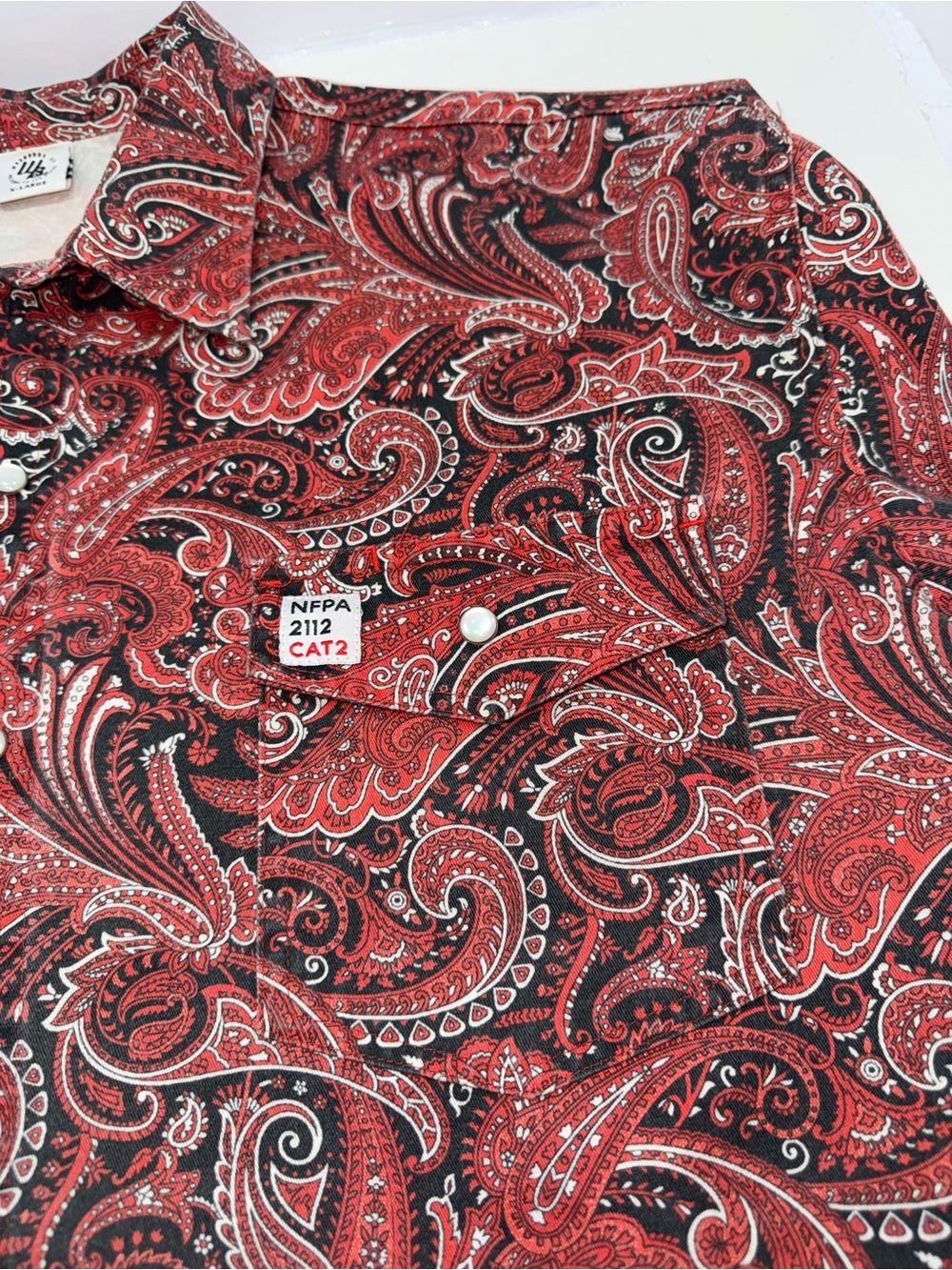 Men's FR Red Paisley Button-Down Shirt - Classic Casual Style - Picture 3 of 4